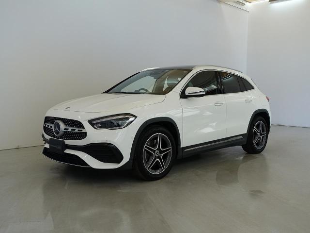 GLA200 d 4MATIC AMGライン AMGレザーエクスクルーシブパッケージ・アドバンスドパッケージ・ナビゲーションパッケージ