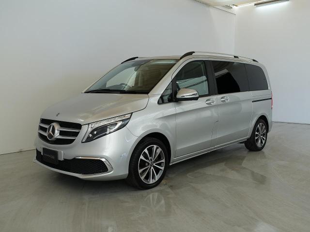 V220 d アバンギャルド