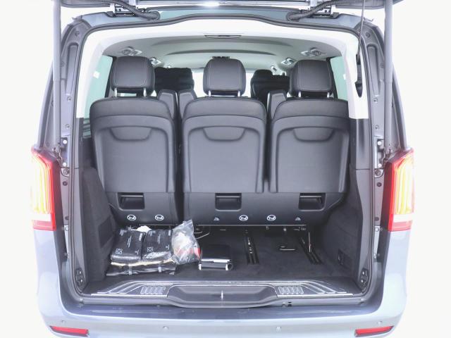 V220d アバンギャルド ロング エクスクルーシブシートパッケージ