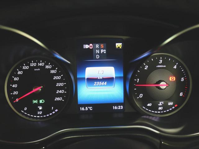 V220d アバンギャルド ロング エクスクルーシブシートパッケージ