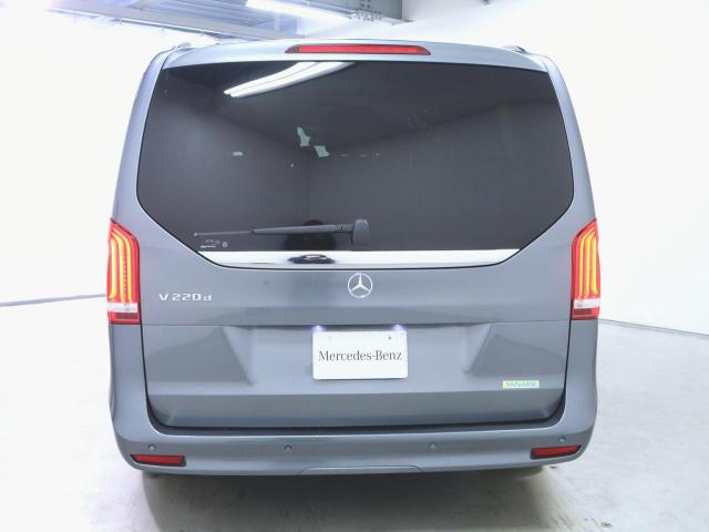 V220d アバンギャルド ロング エクスクルーシブシートパッケージ