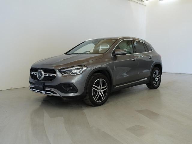 GLA200 d 4MATIC レザーエクスクルーシブパッケージ・アドバンスドパッケージ・ナビゲーションパッケージ