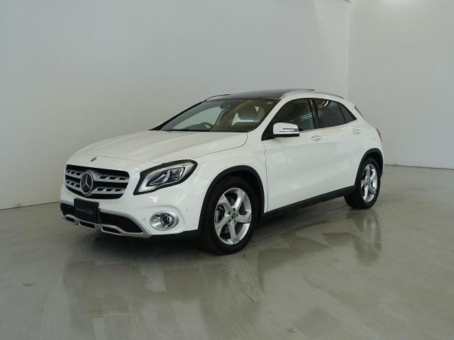 GLA220 4MATIC レーダーセーフティパッケージ・プレミアムパッケージ