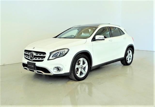 GLA220 4MATIC プレミアムパッケージ・レーダーセーフティパッケージ