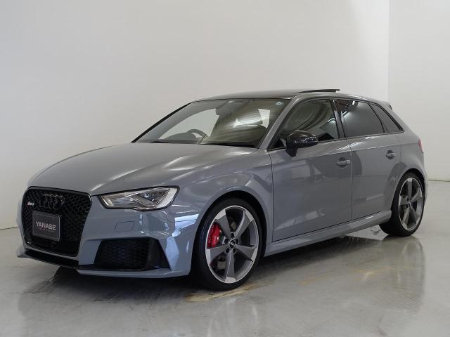 RS3 スポーツバック ベースグレード