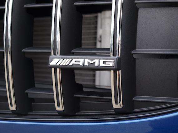 メルセデス‐AMG GLA35 4MATIC AMGパフォーマンスパッケージ・アドバンスドパッケージ