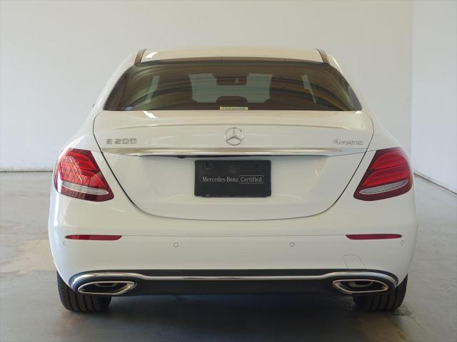 E200 4MATIC アバンギャルド