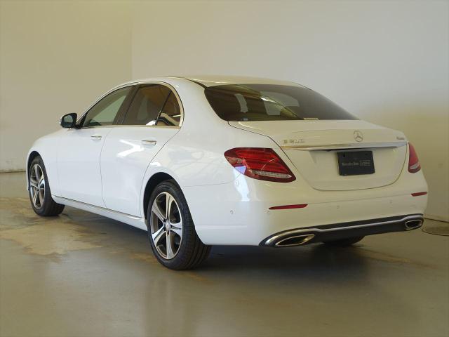 E200 4MATIC アバンギャルド