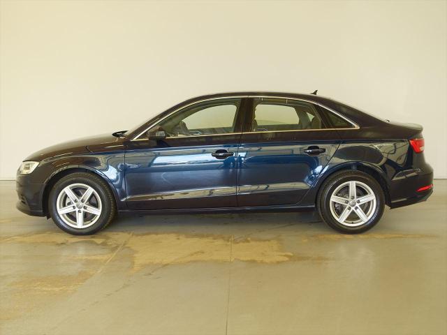 A3 セダン 30TFSI