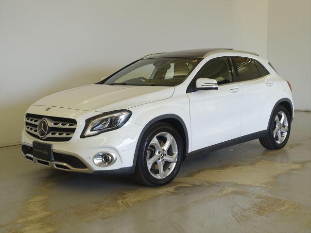 GLA220 4MATIC レザーエクスクルーシブパッケージ・レーダーセーフティパッケージ