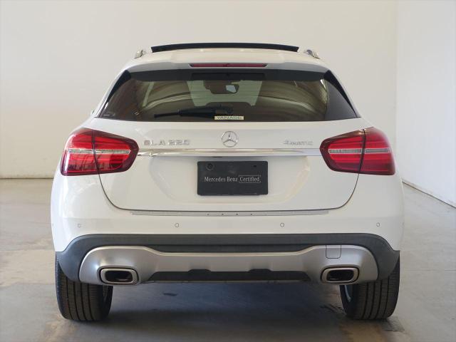 GLA220 4MATIC レザーエクスクルーシブパッケージ・レーダーセーフティパッケージ