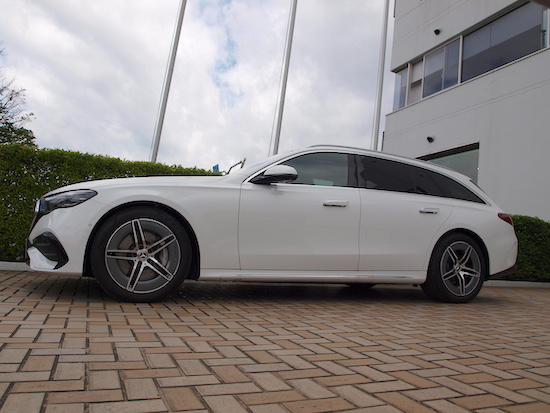 E220 ステーションワゴン アバンギャルド AMGラインパッケージ・レザーエクスクルーシブパッケージ・アドバンスドパッケージ・デジタルインテリアパッケージ