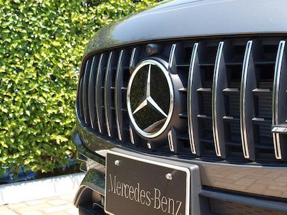 メルセデス‐AMG GLA35 4MATIC AMGパフォーマンスパッケージ・AMGアドバンスドパッケージ