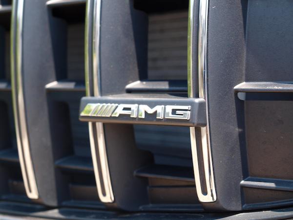 メルセデス‐AMG GLA35 4MATIC AMGパフォーマンスパッケージ・AMGアドバンスドパッケージ