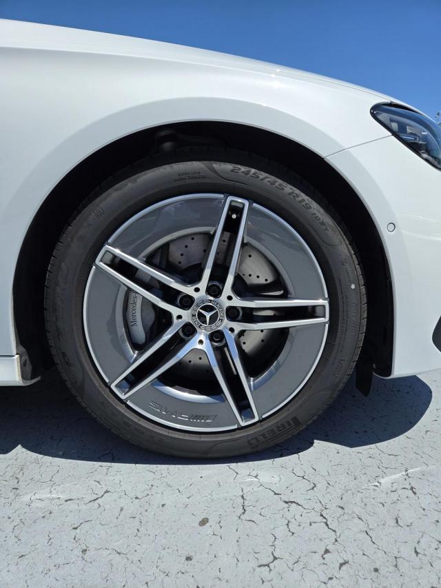 E220 d ステーションワゴン アバンギャルド AMGラインパッケージ・レザーエクスクルーシブパッケージ・アドバンスドパッケージ・デジタルインテリアパッケージ