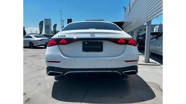 E200 アバンギャルド AMGラインパッケージ・レザーエクスクルーシブパッケージ・アドバンスドパッケージ・デジタルインテリアパッケージ
