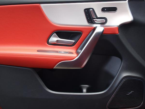 CLA180 AMGラインパッケージ・AMGレザーエクスクルーシブパッケージ・アドバンスドパッケージ