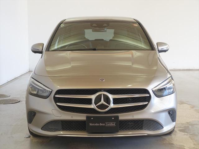B200 d レザーエクスクルーシブパッケージ・アドバンスドパッケージ・レーダーセーフティパッケージ・ナビゲーションパッケージ