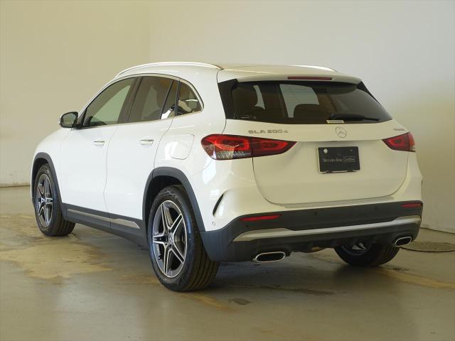 GLA200 d 4MATIC AMGライン ナビゲーションパッケージ
