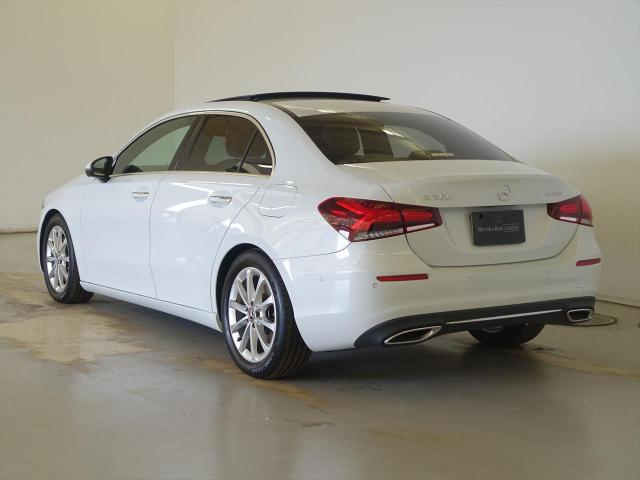 A250 4MATIC セダン レザーエクスクルーシブパッケージ・レーダーセーフティパッケージ・アドバンスドパッケージ・ナビゲーションパッケージ