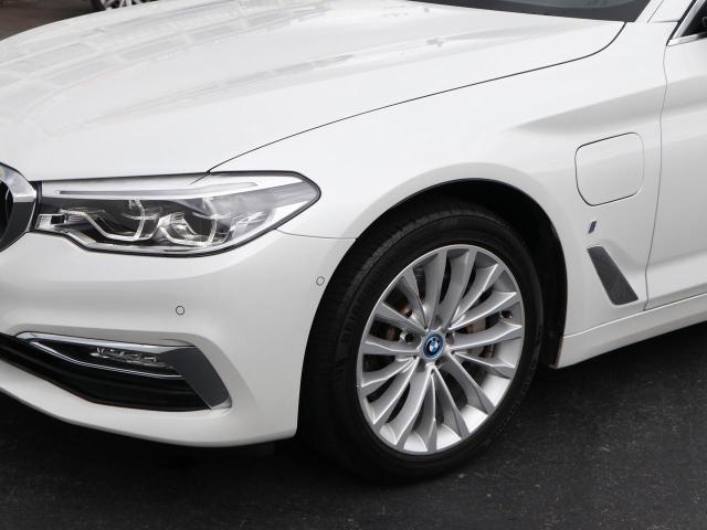 530e  ラグジュアリー アイパフォーマンス