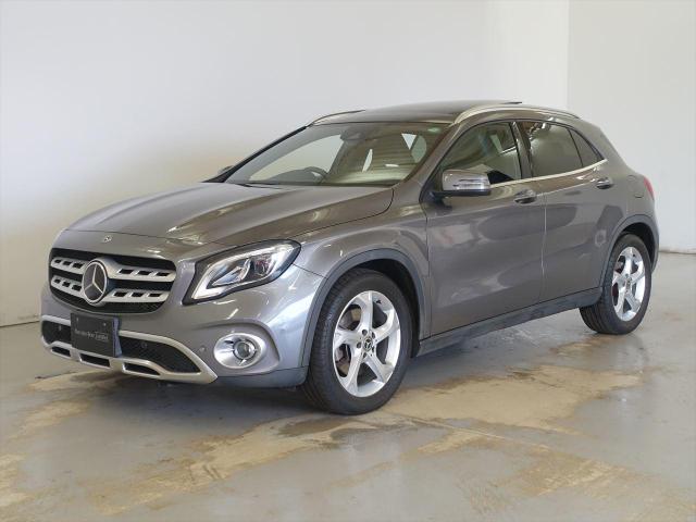 GLA220 4MATIC レザーエクスクルーシブパッケージ・レーダーセーフティパッケージ