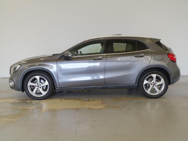 GLA220 4MATIC レザーエクスクルーシブパッケージ・レーダーセーフティパッケージ