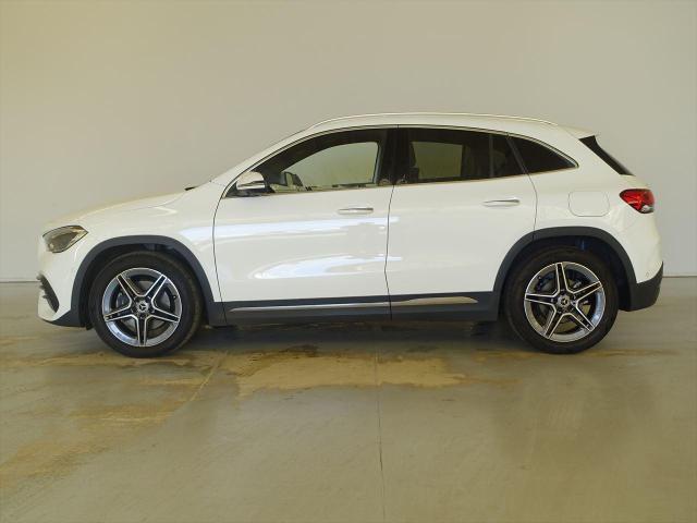 GLA200 d 4MATIC AMGラインパッケージ