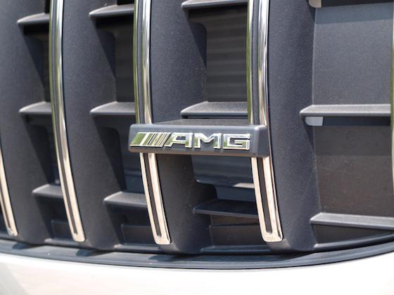 メルセデス‐AMG GLA35 4MATIC AMGパフォーマンスパッケージ・アドバンスドパッケージ