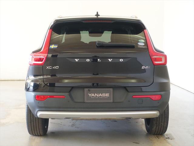 XC40 B4 AWD インスクリプション