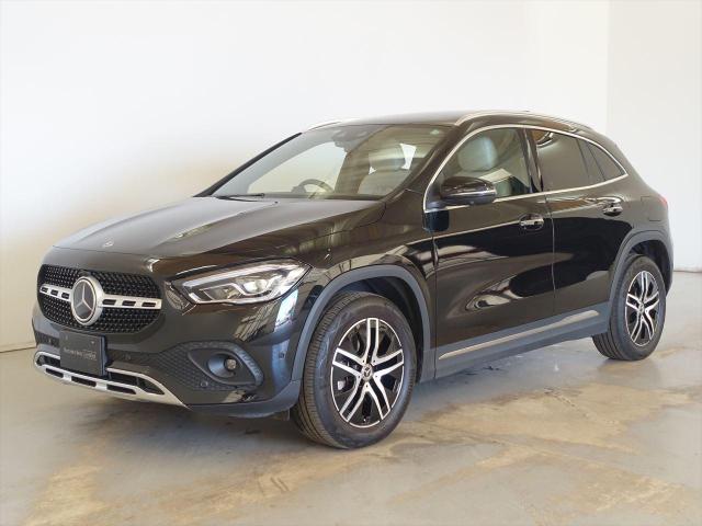 GLA200 d 4MATIC レザーエクスクルーシブパッケージ