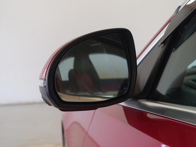 C200 アバンギャルド AMGライン レザーエクスクルーシブパッケージ・ベーシックパッケージ