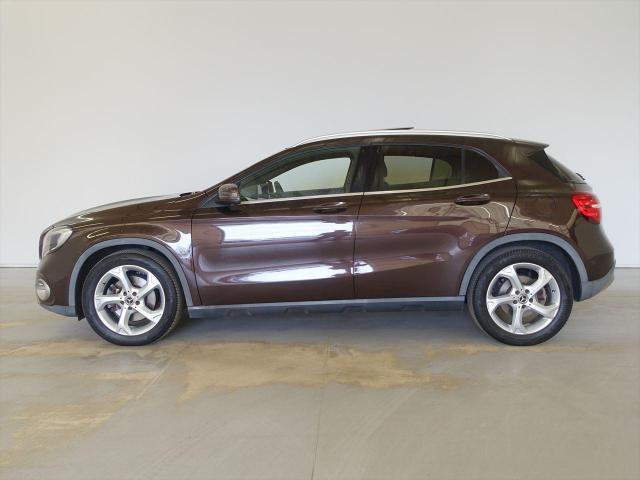 GLA220 4MATIC レーダーセーフティパッケージ・プレミアムパッケージ