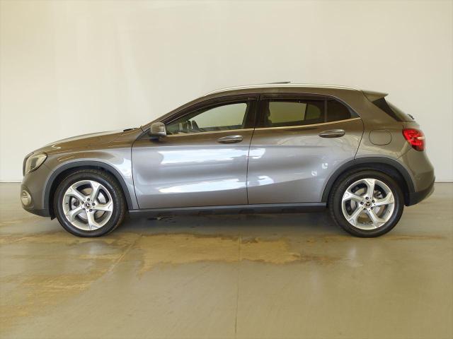GLA220 4MATIC レーダーセーフティパッケージ・プレミアムパッケージ