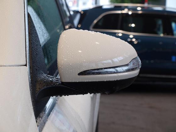 EQC400 4MATIC AMGラインパッケージ・レザーエクスクルーシブパッケージ