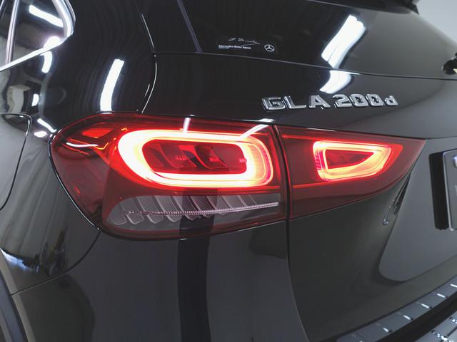 GLA200 d 4マチック AMGライン AMGレザーエクスクルーシブパッケージ ナビゲーションパッケージ アドバンスドパッケージ