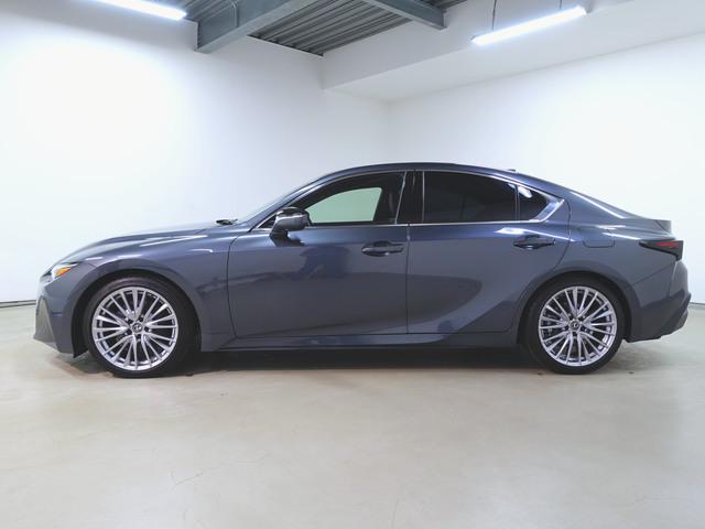 IS300h バージョンL