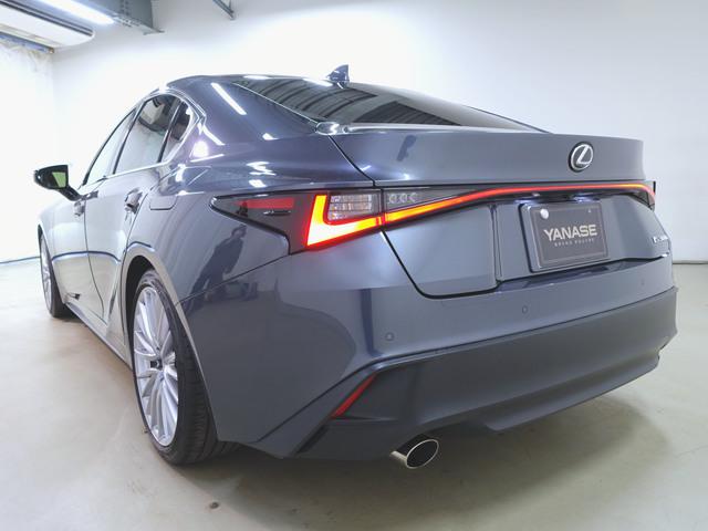 IS300h バージョンL