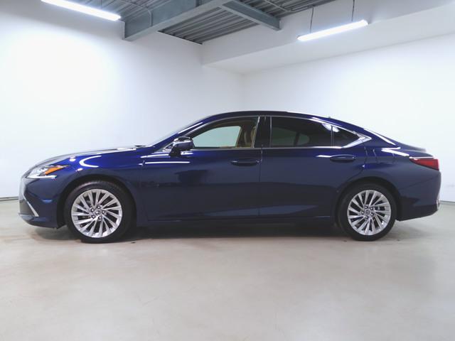 ES300h バージョンL