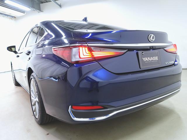 ES300h バージョンL