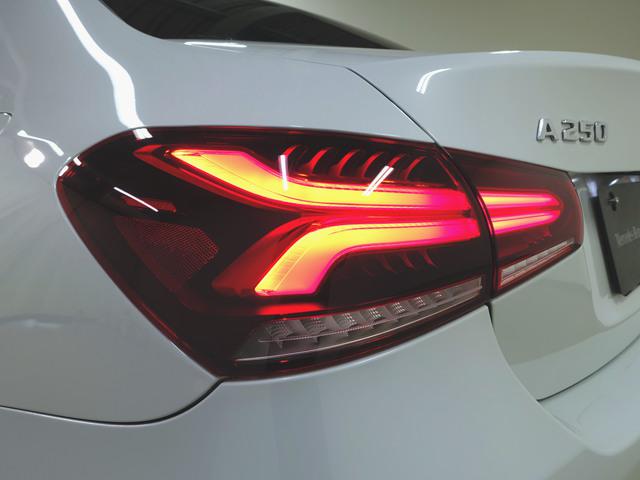 A250 4マチック セダン ナビゲーションパッケージ AMGライン AMGレザーエクスクルーシブパッケージ アドバンスドパッケージ