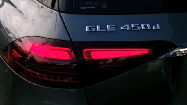 GLE450 d 4マチック スポーツ E-アクティブボディコントロールパッケージ