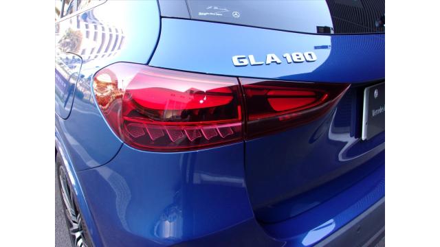 GLA180 AMGラインパッケージ AMGレザーエクスクルーシブパッケージ
