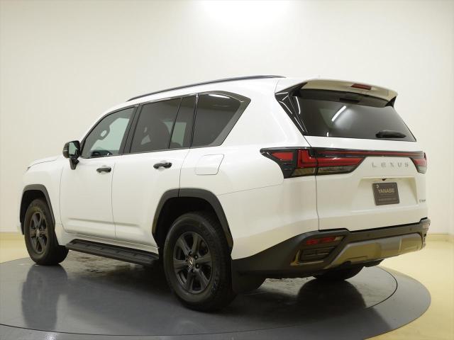 レクサス LX600 オフロード 7人乗り