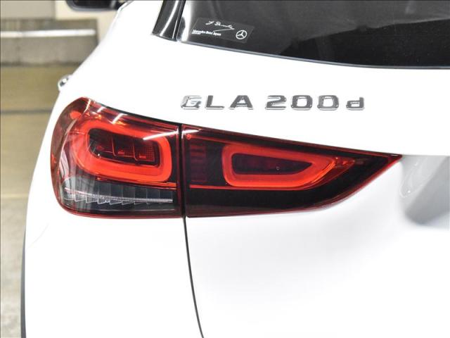 GLA200 d 4マチック AMGライン・AMGレザーエクスクルーシブパッケージ・ナビゲーションパッケージ・アドバンスドパッケージ