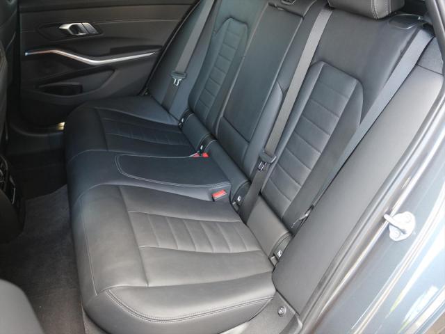 320d xDrive Mスポーツ