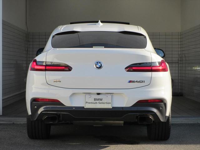 X4 M40i