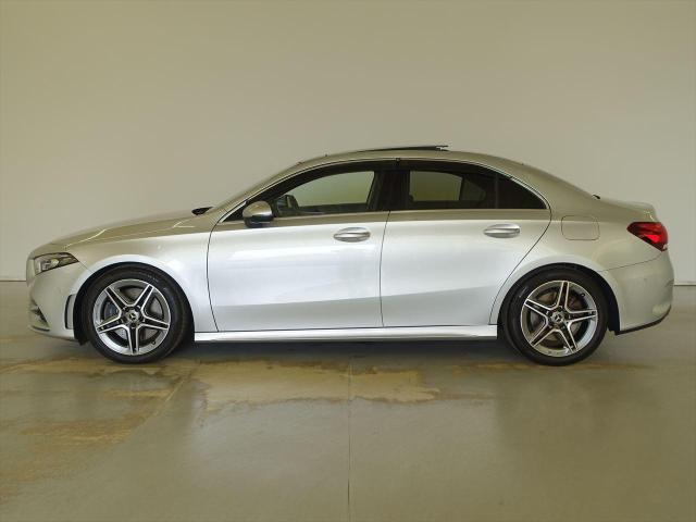 A250 4MATIC セダン AMGライン AMGレザーエクスクルーシブパッケージ・アドバンスドパッケージ・レーダーセーフティパッケージ・ナビゲーションパッケージ