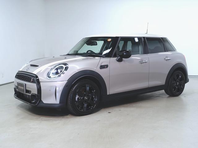 ミニクーパーS エッセンシャル・トリム