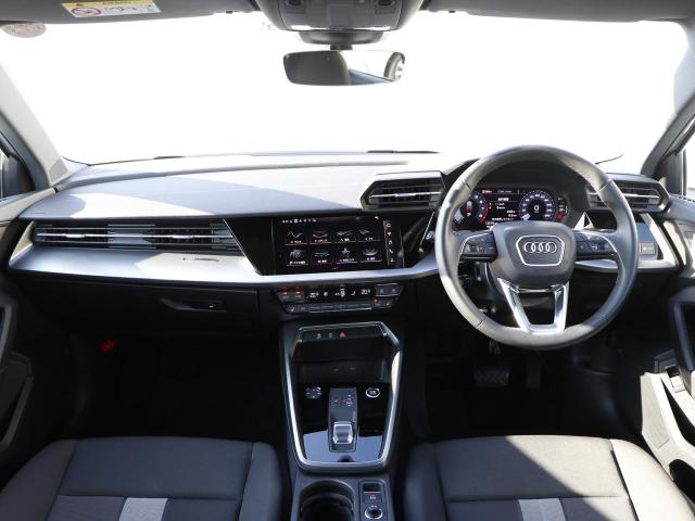 A3 セダン 30 TFSI アドバンス